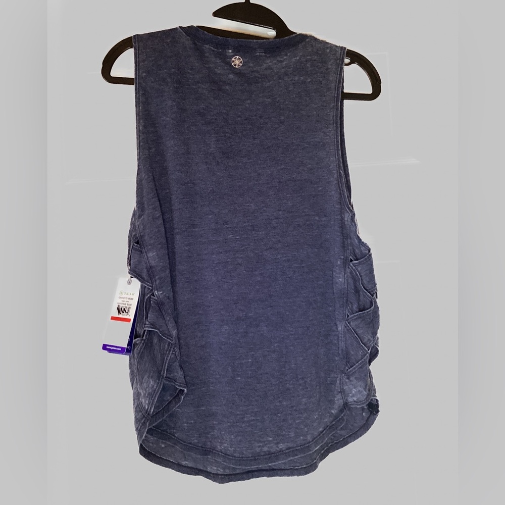Clearance! Gaiam Posey Tank. Maritime Blue. NWT. Medium.